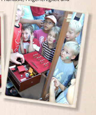 Flohzirkus Freddy in Hamburg auf historischen Jahrmarkt